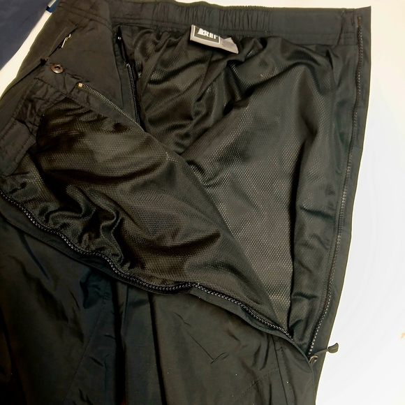 REI Women's Black Snow Cargo Pants - Picture 4 of 11